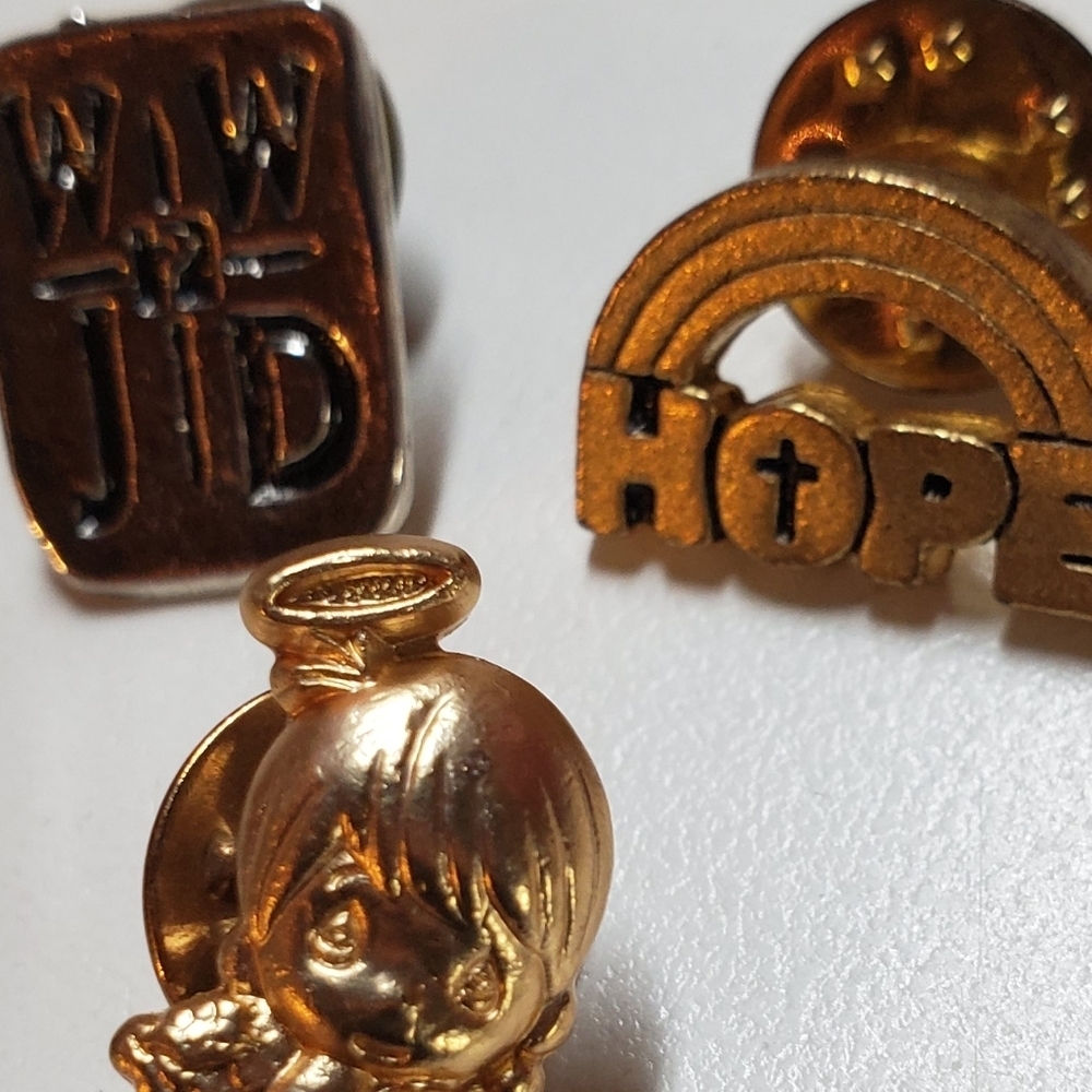 📍👼⛪✝️ Religious Brooch Pin Bundle of 3 - Picture 6 of 8